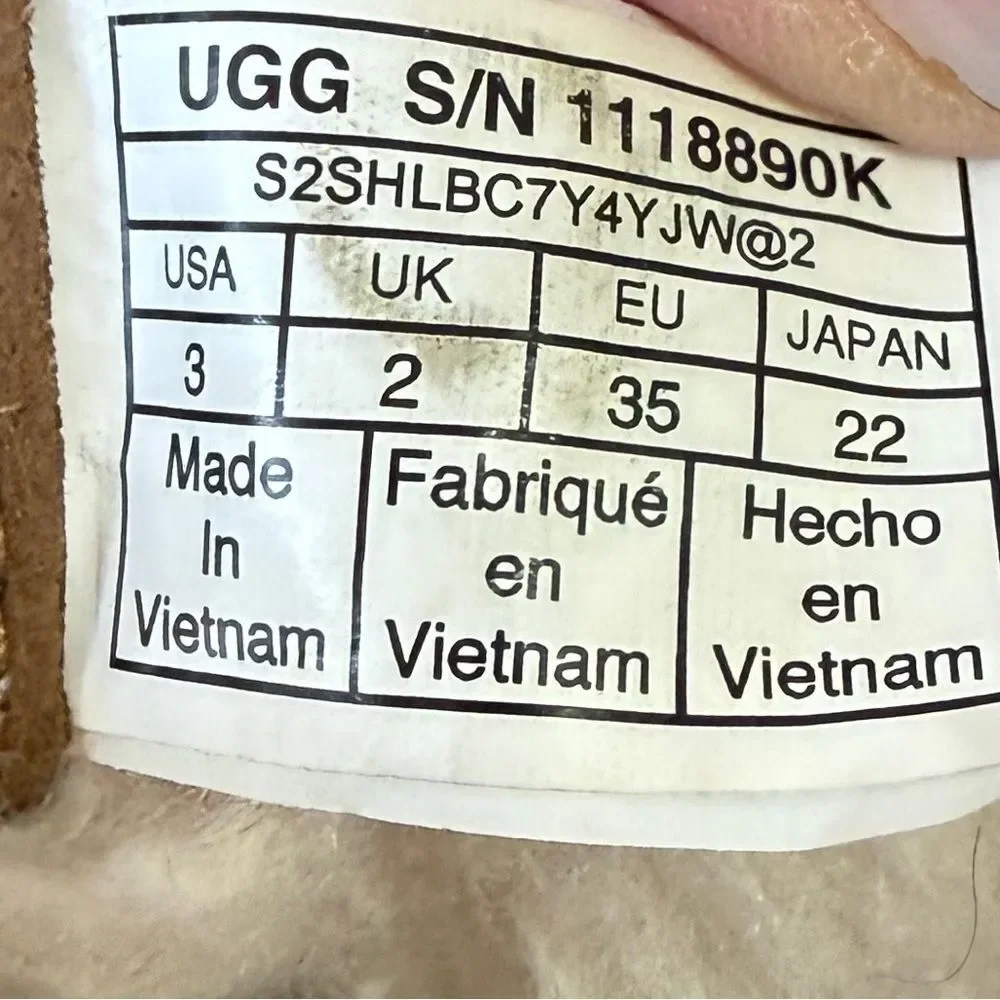 UGG Jona Suede Boots in Chestnut With a Snap Closure Size 3